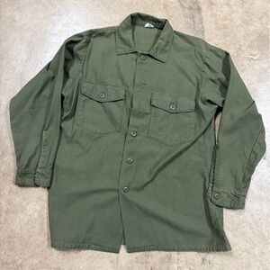 Vintage 1970’s OG-107 Army Fatigue Olive Green Lightweight Shirt Jacket